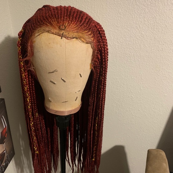 Red braid wig - Picture 3 of 5